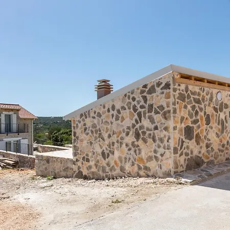 Peaceful Stone Nest With Private Pool فيلة
