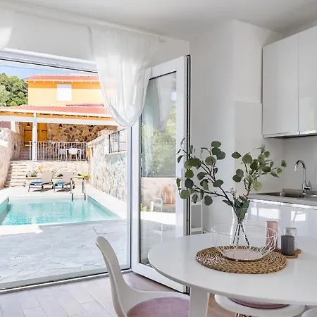 Villa Peaceful Stone Nest With Private Pool Vinišće