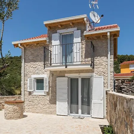 Villa Peaceful Stone Nest With Private Pool Vinišće